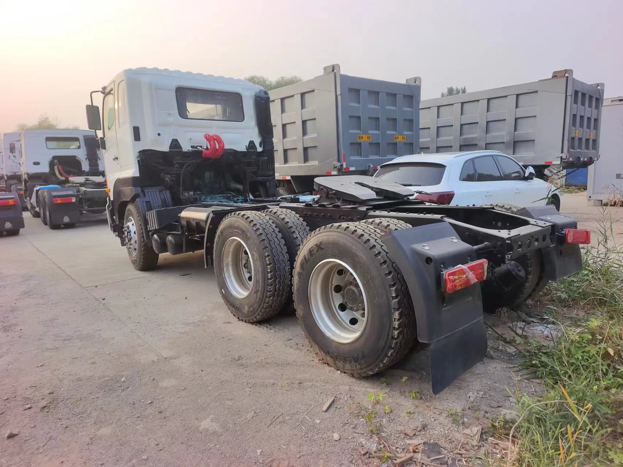 HINO HINO 700 - Cabeza tractora: foto 5 HINO HINO 700 - Cabeza tractora: foto 5