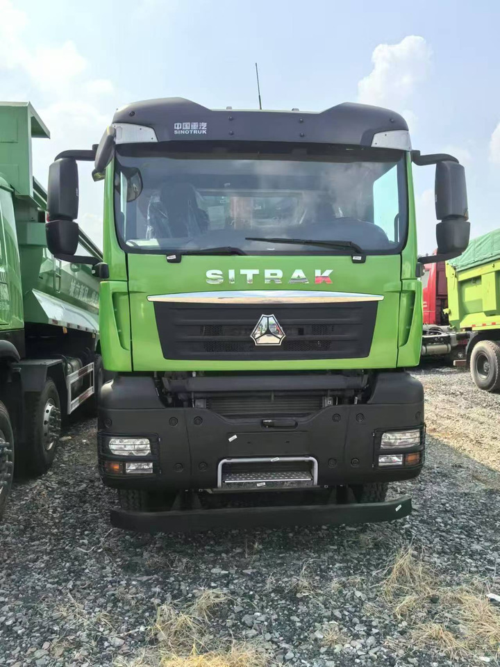 HOWO HOWO 6*6 dump truck - Camión volquete: foto 1 HOWO HOWO 6*6 dump truck - Camión volquete: foto 1