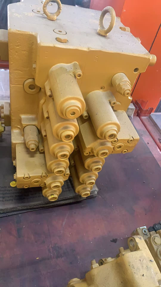 HYUNDAI R210-7 - Válvula hidráulica para Excavadora: foto 5 HYUNDAI R210-7 - Válvula hidráulica para Excavadora: foto 5