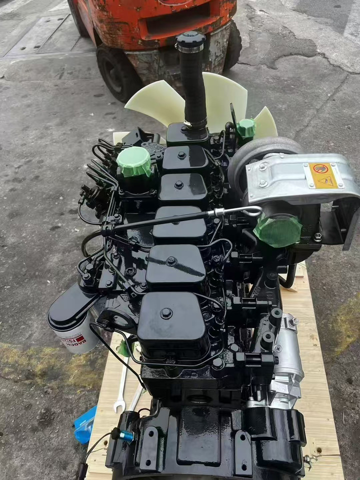 KOMATSU 6D102E - Motor para Excavadora: foto 1 KOMATSU 6D102E - Motor para Excavadora: foto 1