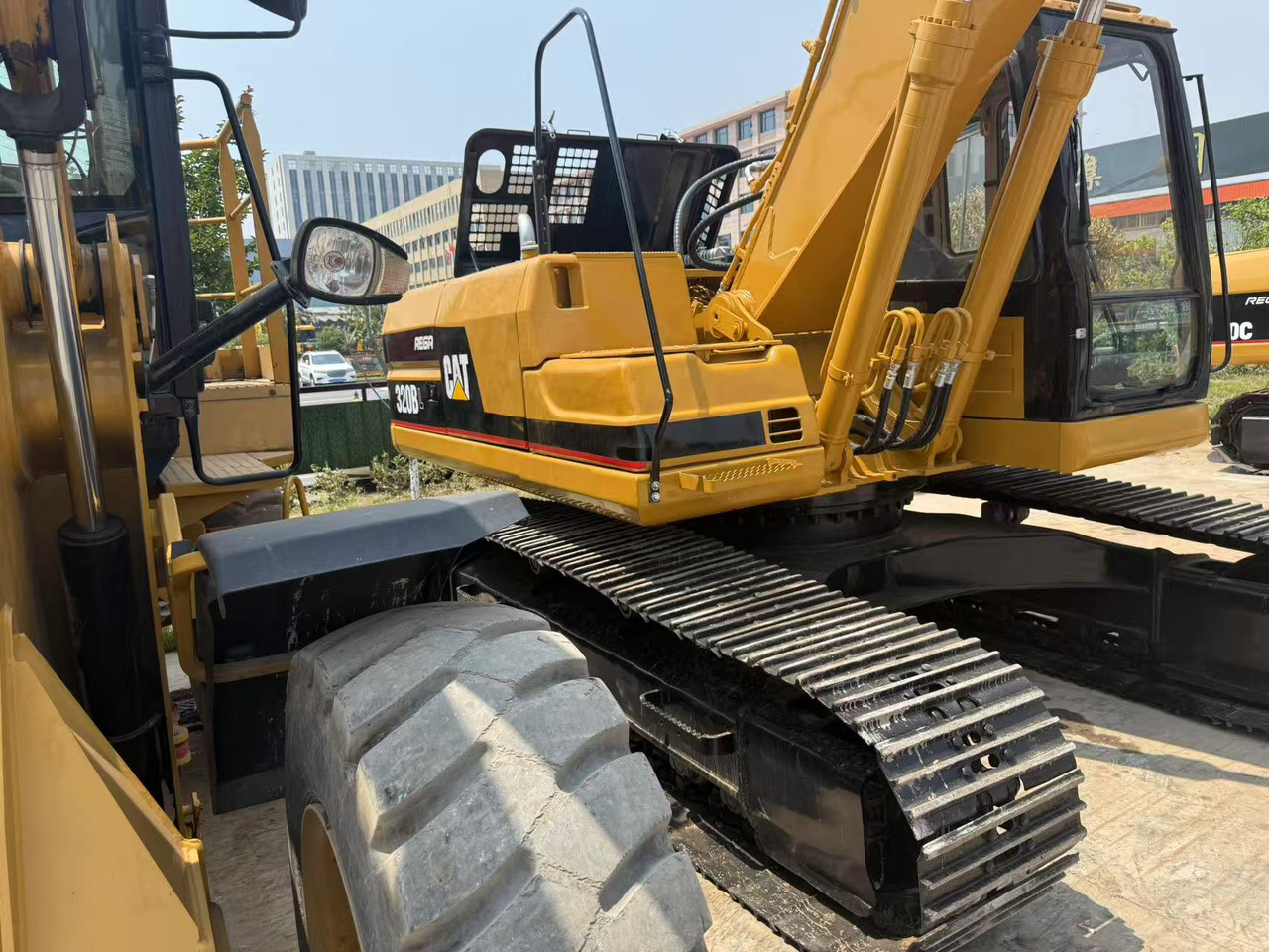 CATERPILLAR 320B - Excavadora de cadenas: foto 4 CATERPILLAR 320B - Excavadora de cadenas: foto 4