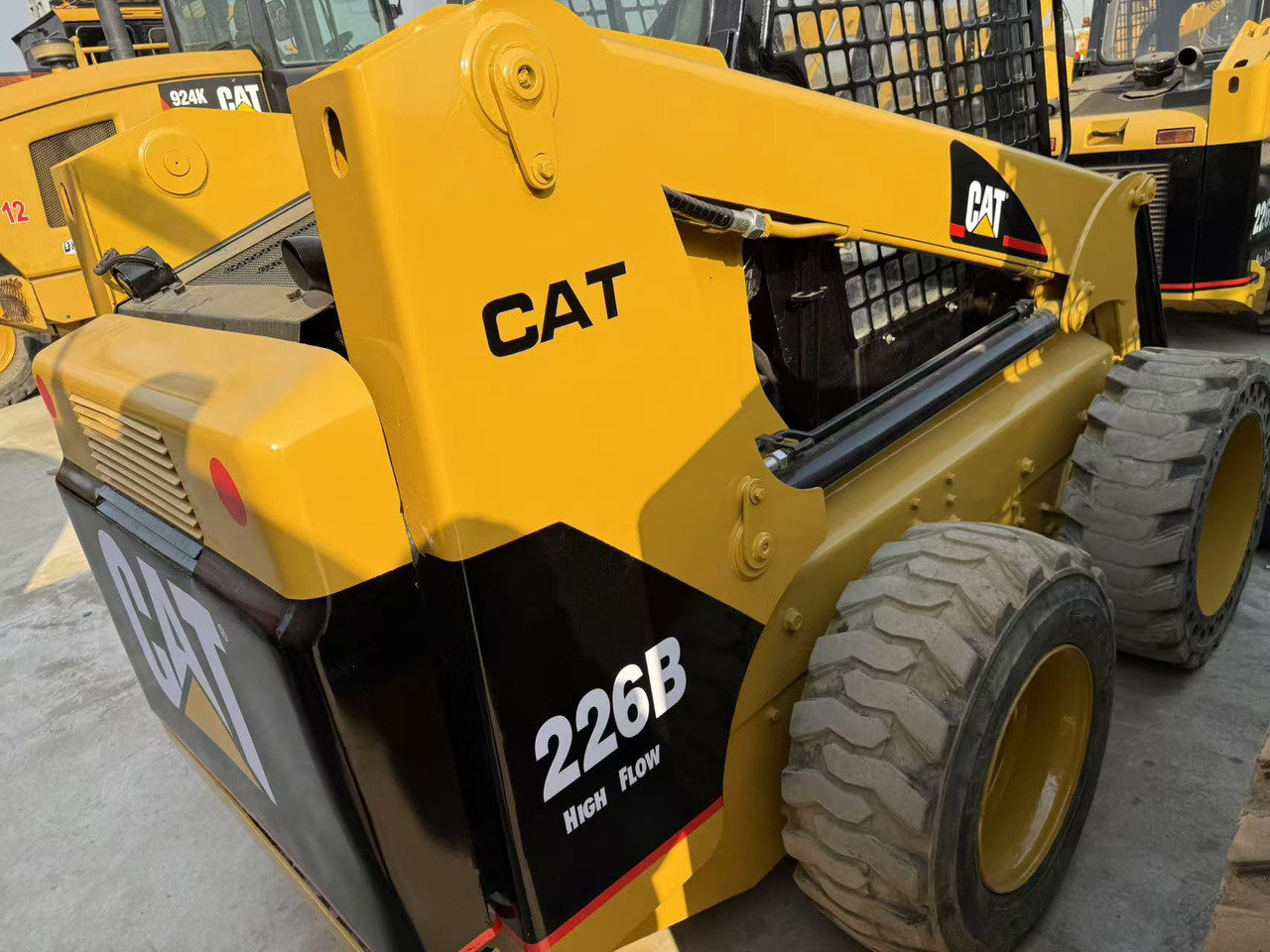 CATERPILLAR Used Mini Small CAT226B Skid Steer Loader in Stock with Best Review for Sale - Minicargadora: foto 3 CATERPILLAR Used Mini Small CAT226B Skid Steer Loader in Stock with Best Review for Sale - Minicargadora: foto 3