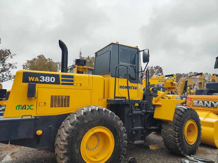 Certified Pre-Owned Komatsu WA380-3 | Heavy-Duty Loader for Mining/ Construction - Price Negotiable! - Retroexcavadora: foto 4 Certified Pre-Owned Komatsu WA380-3 | Heavy-Duty Loader for Mining/ Construction - Price Negotiable! - Retroexcavadora: foto 4