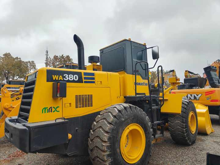 Certified Pre-Owned Komatsu WA380-3 | Heavy-Duty Loader for Mining/ Construction - Price Negotiable! - Retroexcavadora: foto 2 Certified Pre-Owned Komatsu WA380-3 | Heavy-Duty Loader for Mining/ Construction - Price Negotiable! - Retroexcavadora: foto 2