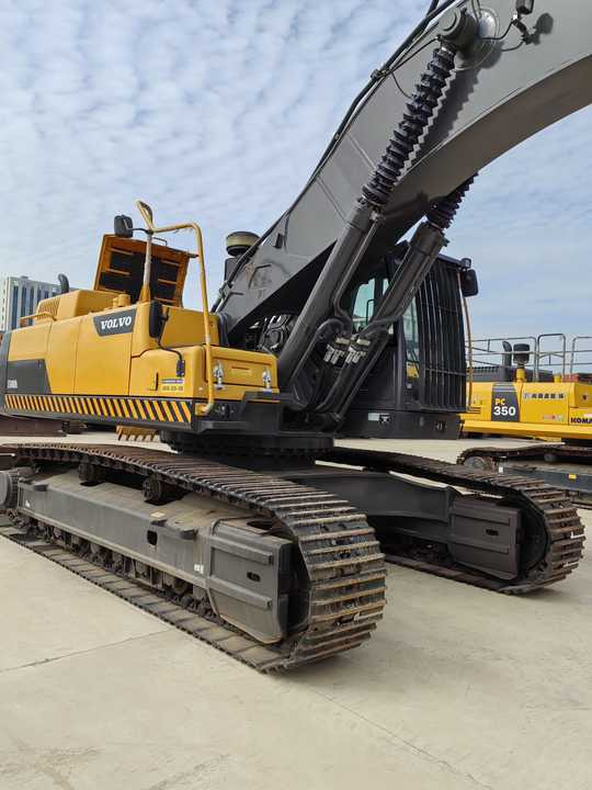 Large Excavator volvo Ec480 with Good Condition for Sale Used volvo Brand Ec210 240 290 380 480 Excavator for Sale - Excavadora: foto 3 Large Excavator volvo Ec480 with Good Condition for Sale Used volvo Brand Ec210 240 290 380 480 Excavator for Sale - Excavadora: foto 3