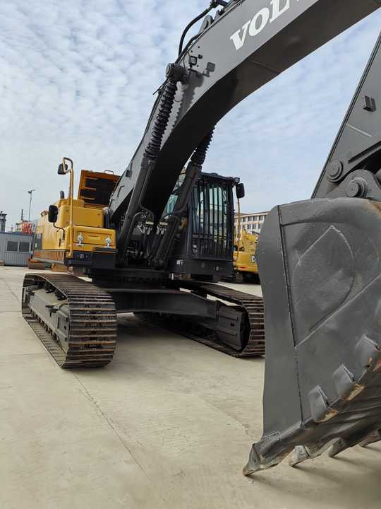 Large Excavator volvo Ec480 with Good Condition for Sale Used volvo Brand Ec210 240 290 380 480 Excavator for Sale - Excavadora: foto 5 Large Excavator volvo Ec480 with Good Condition for Sale Used volvo Brand Ec210 240 290 380 480 Excavator for Sale - Excavadora: foto 5