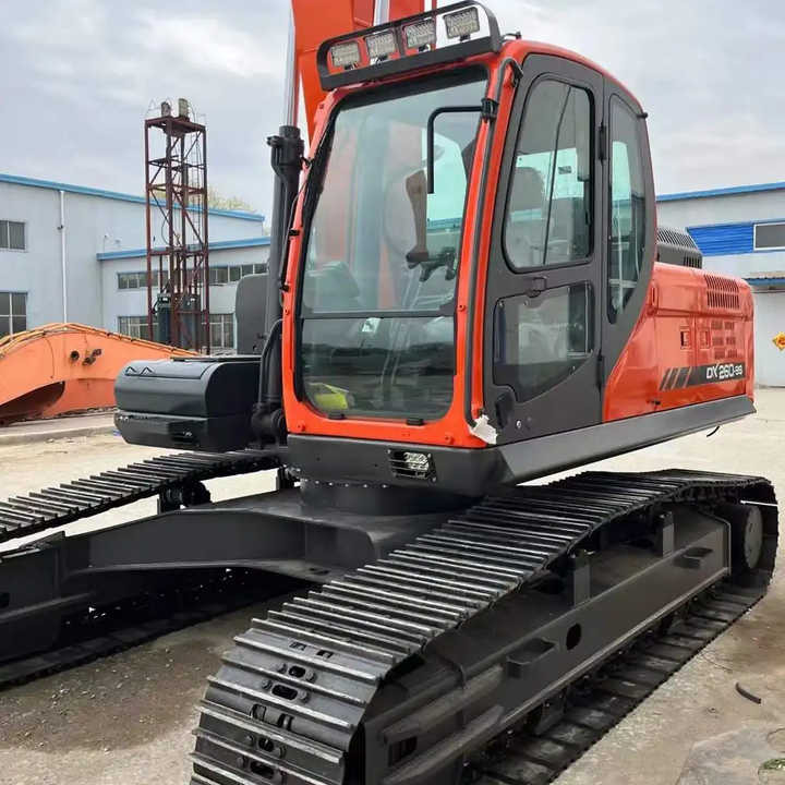 Used Excavator Doosan DX260LC-9 Excavators Mini Equipment Earth Moving Machinery Doosan Digger Excavator for Sale - Excavadora: foto 5 Used Excavator Doosan DX260LC-9 Excavators Mini Equipment Earth Moving Machinery Doosan Digger Excavator for Sale - Excavadora: foto 5
