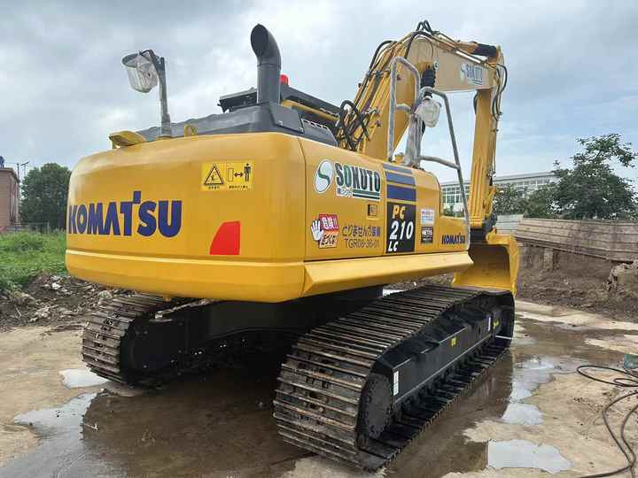 Used Komatsu PC210-8 for sale at an affordable price - Excavadora: foto 5 Used Komatsu PC210-8 for sale at an affordable price - Excavadora: foto 5