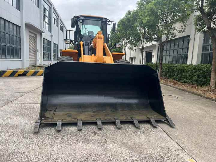 Used LIUGONG 856H wheel in Good Condition for sale 90%new uesd Loader liugong 856h Used Loader For Sale - Cargadora de ruedas: foto 5 Used LIUGONG 856H wheel in Good Condition for sale 90%new uesd Loader liugong 856h Used Loader For Sale - Cargadora de ruedas: foto 5