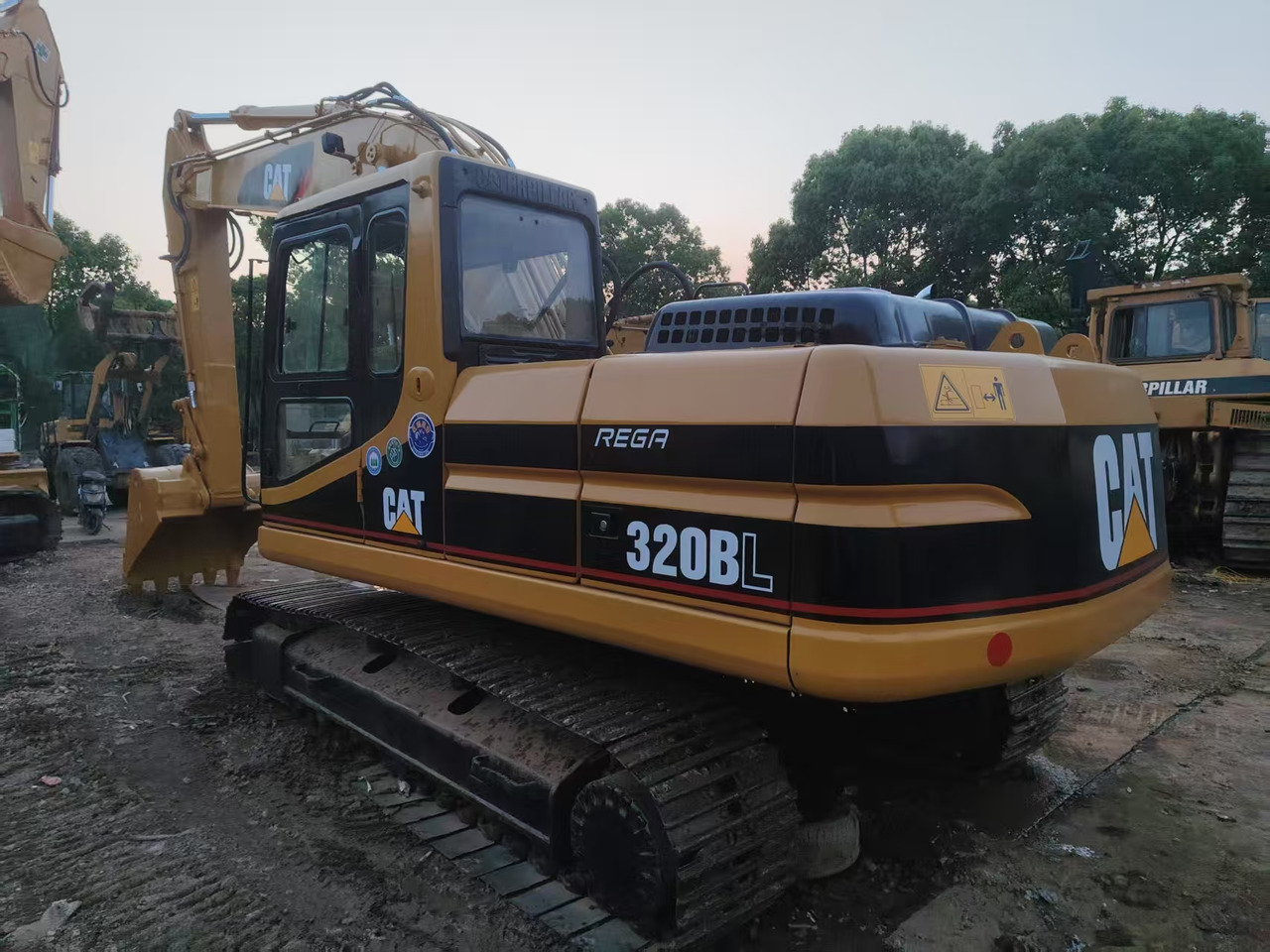 CATERPILLAR 320B - Excavadora de cadenas: foto 5 CATERPILLAR 320B - Excavadora de cadenas: foto 5
