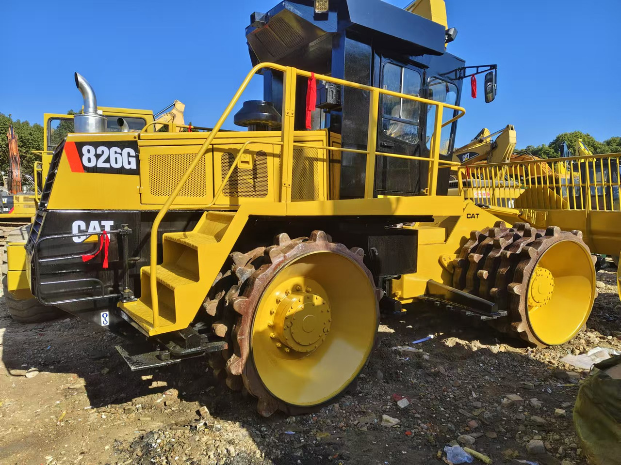 CATERPILLAR 826G - Apisonadora de asfalto: foto 1 CATERPILLAR 826G - Apisonadora de asfalto: foto 1