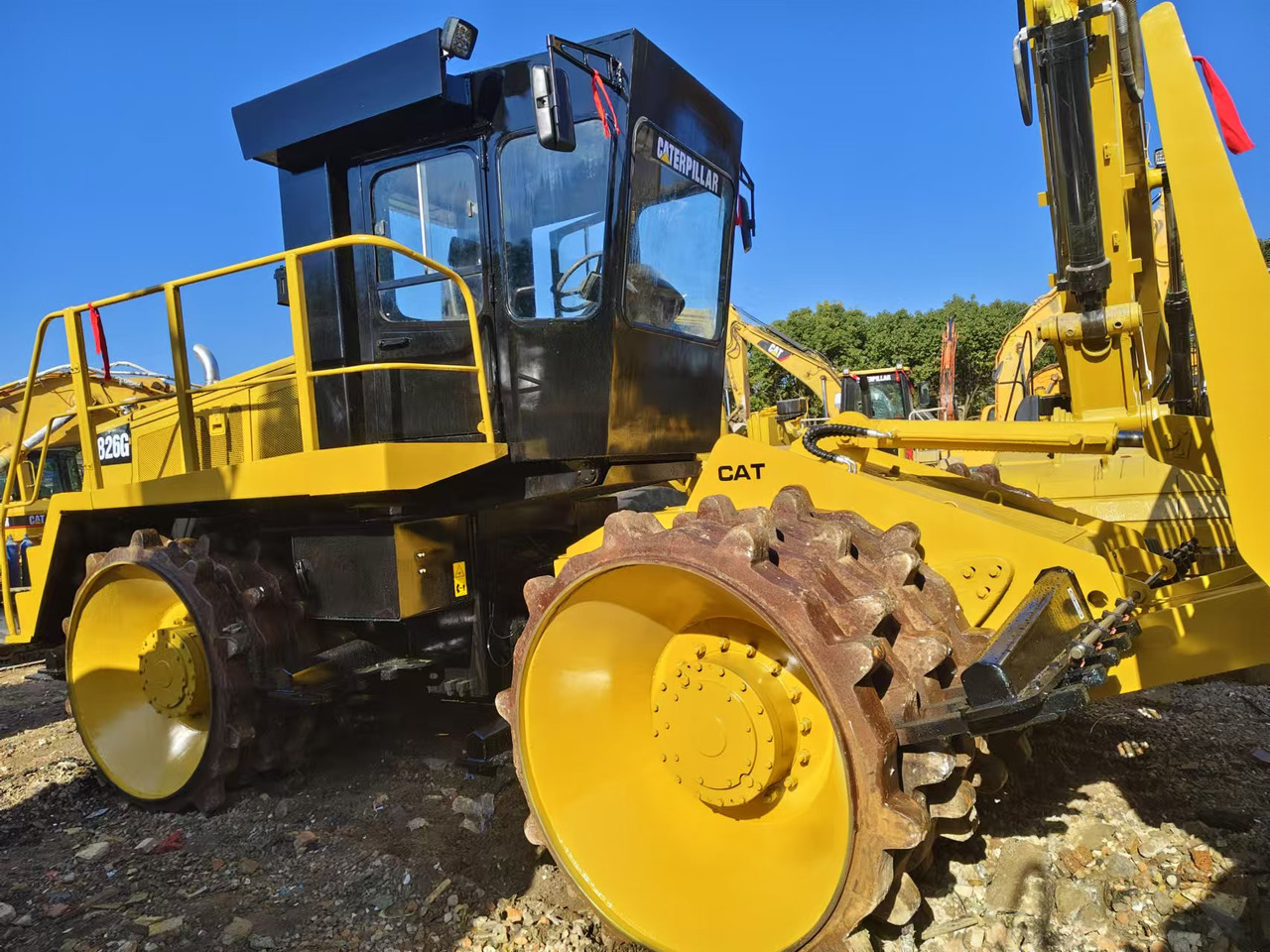CATERPILLAR 826G - Apisonadora de asfalto: foto 4 CATERPILLAR 826G - Apisonadora de asfalto: foto 4