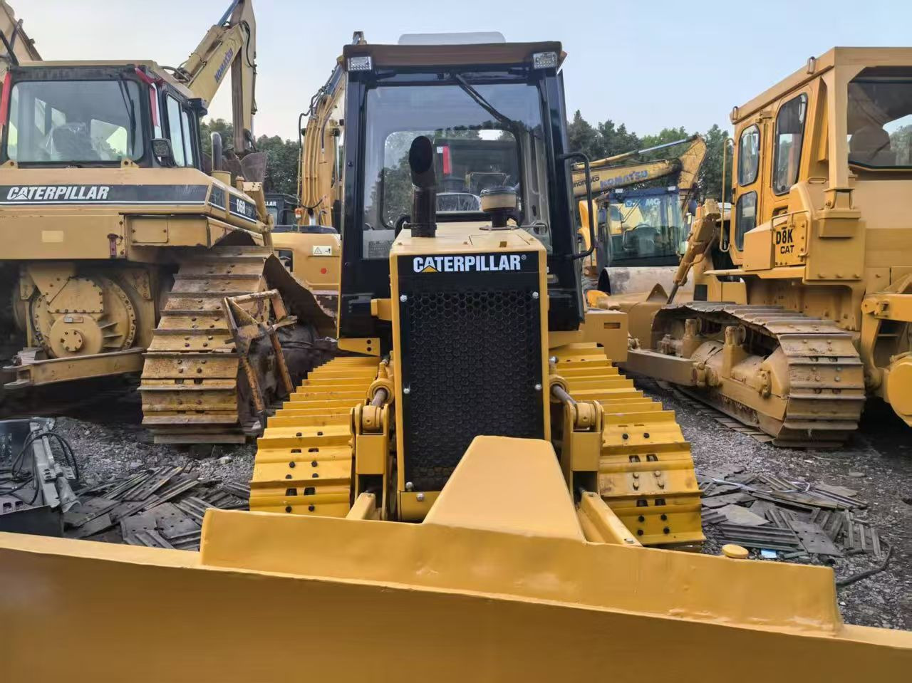 CATERPILLAR D3C - Bulldozer: foto 1 CATERPILLAR D3C - Bulldozer: foto 1