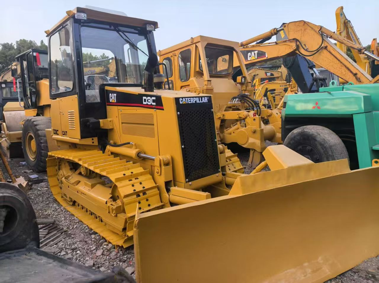 CATERPILLAR D3C - Bulldozer: foto 2 CATERPILLAR D3C - Bulldozer: foto 2