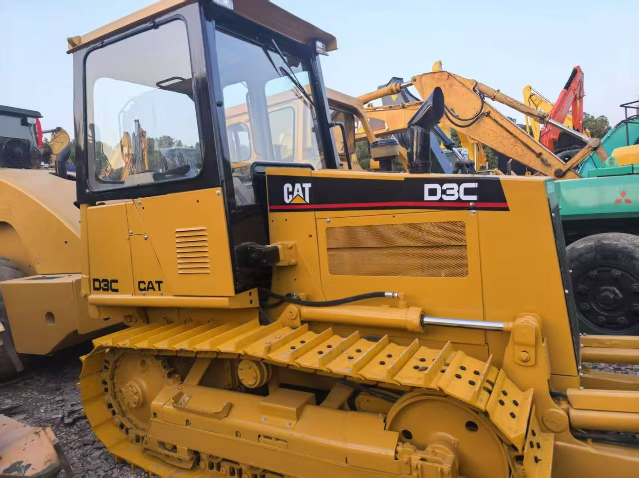 CATERPILLAR D3C - Bulldozer: foto 4 CATERPILLAR D3C - Bulldozer: foto 4