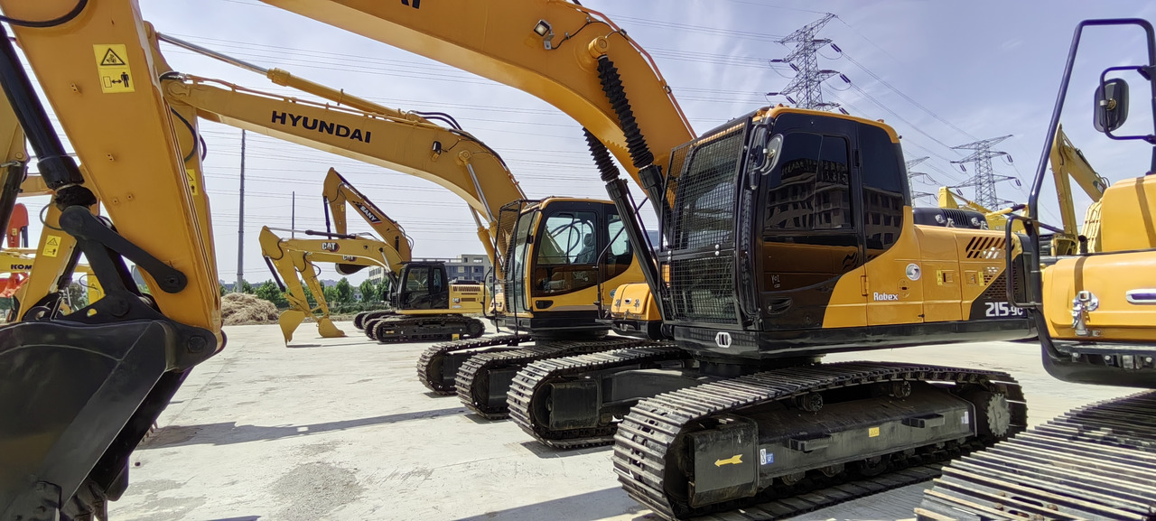 HYUNDAI R215-9T - Excavadora de cadenas: foto 1 HYUNDAI R215-9T - Excavadora de cadenas: foto 1