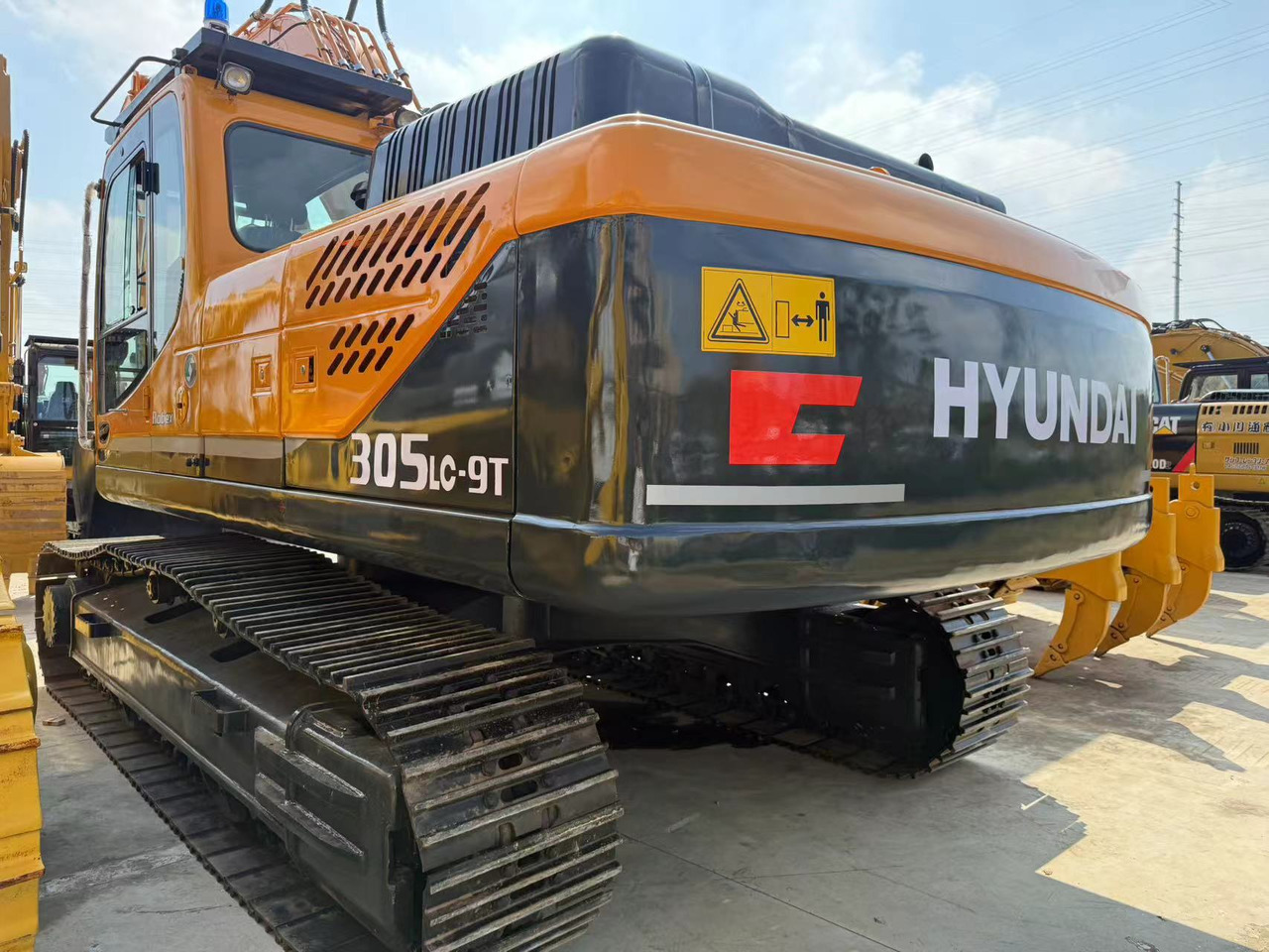 HYUNDAI R305LC-9T - Excavadora de cadenas: foto 3 HYUNDAI R305LC-9T - Excavadora de cadenas: foto 3