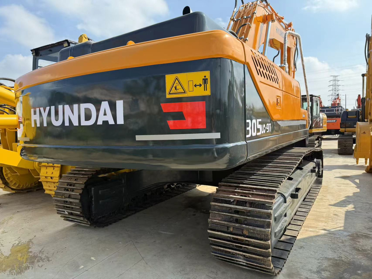 HYUNDAI R305LC-9T - Excavadora de cadenas: foto 4 HYUNDAI R305LC-9T - Excavadora de cadenas: foto 4