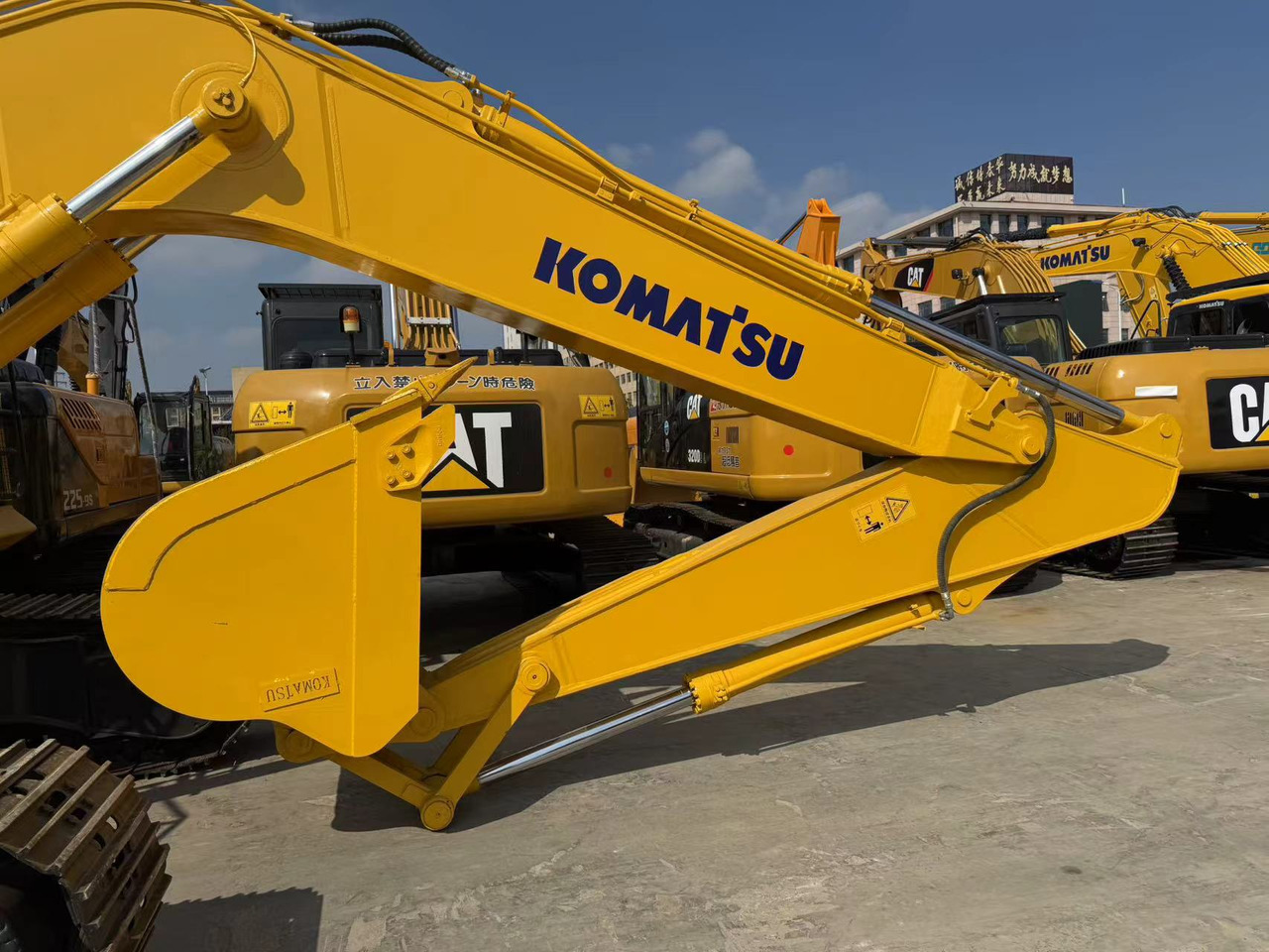 KOMATSU PC300-8 - Excavadora de cadenas: foto 4 KOMATSU PC300-8 - Excavadora de cadenas: foto 4