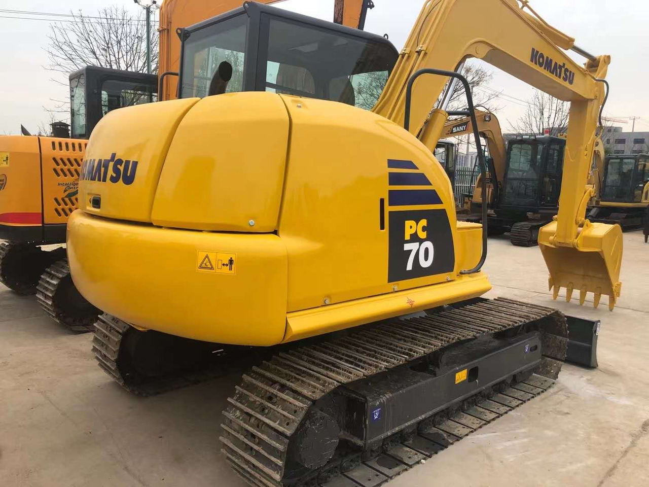 KOMATSU PC70-8 - Excavadora de cadenas: foto 2 KOMATSU PC70-8 - Excavadora de cadenas: foto 2