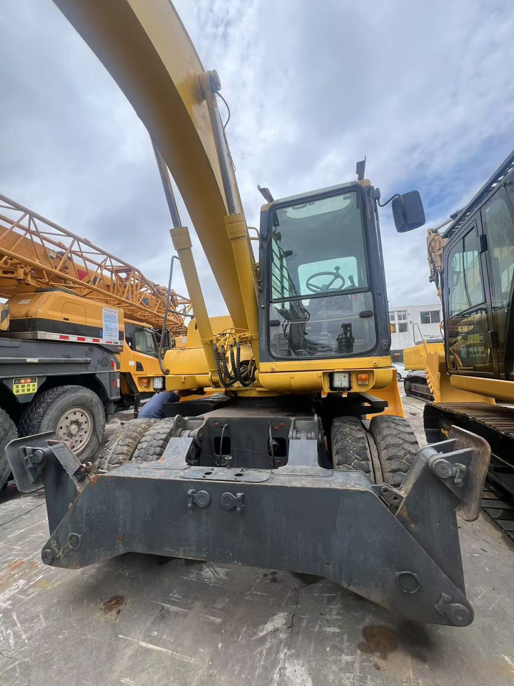 KOMATSU PW150 - Excavadora de ruedas: foto 1 KOMATSU PW150 - Excavadora de ruedas: foto 1