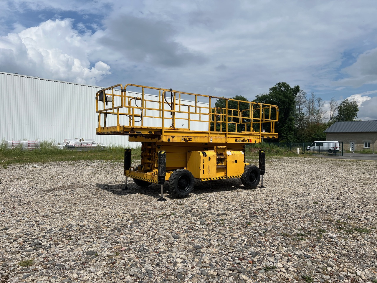 HAULOTTE H15SX - Plataforma de tijeras: foto 1 HAULOTTE H15SX - Plataforma de tijeras: foto 1
