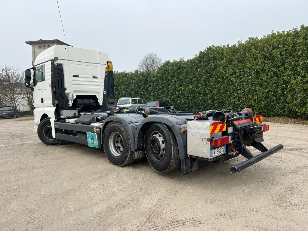 MAN TGX 26.500 USATO SCARRABILE 6X2 - Camión multibasculante: foto 3 MAN TGX 26.500 USATO SCARRABILE 6X2 - Camión multibasculante: foto 3