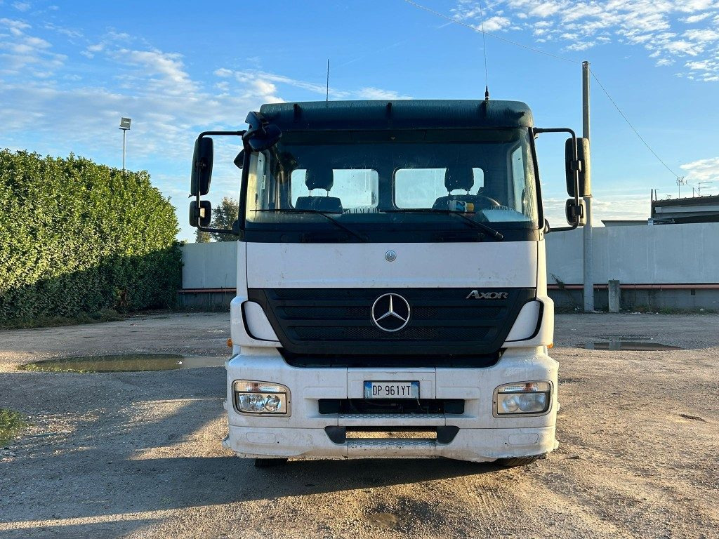 MERCEDES-BENZ MERCEDES 2533 SCARRABILE - Camión multibasculante: foto 2 MERCEDES-BENZ MERCEDES 2533 SCARRABILE - Camión multibasculante: foto 2