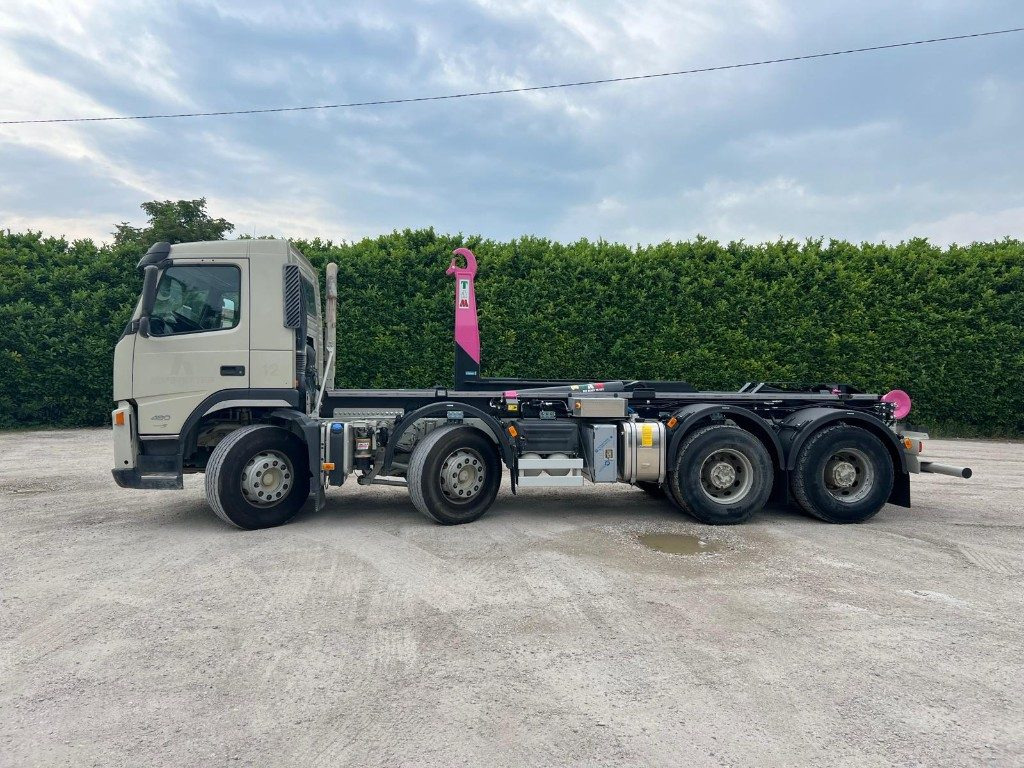 VOLVO FM480 SCARRABILE 8X4 - Camión multibasculante: foto 2 VOLVO FM480 SCARRABILE 8X4 - Camión multibasculante: foto 2