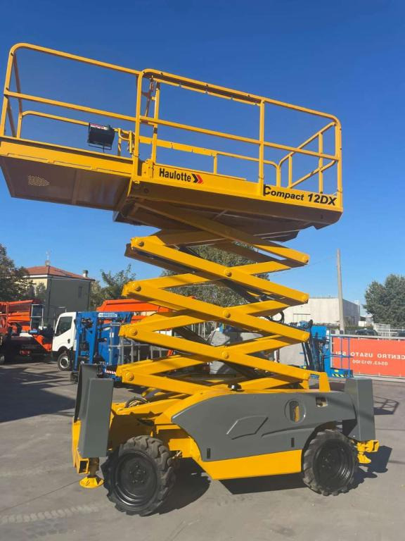 Leasing de Haulotte COMPACT 12DX Haulotte COMPACT 12DX: foto 10