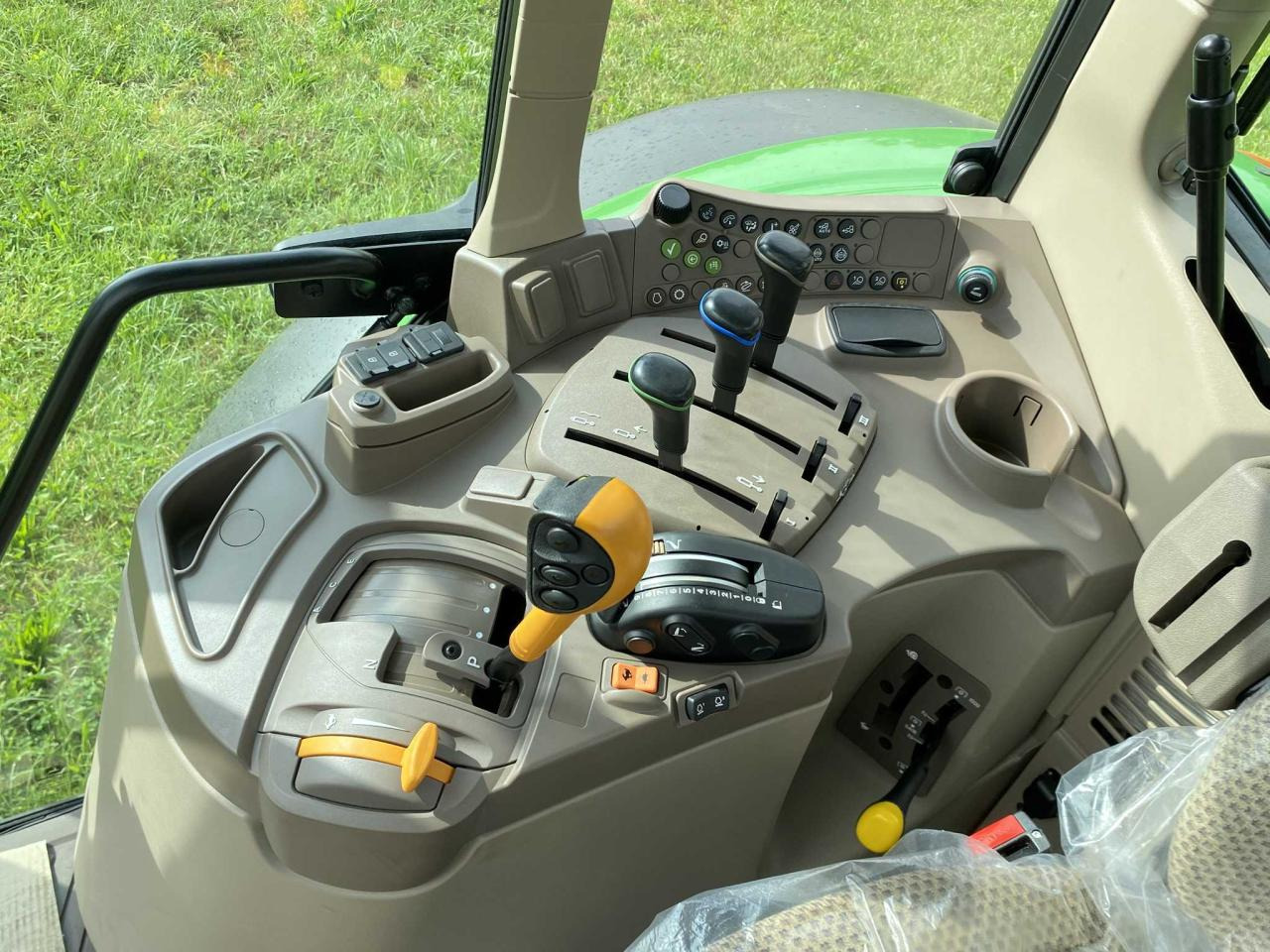 John Deere 6100 M AutoQuadEco - Tractor: foto 5 John Deere 6100 M AutoQuadEco - Tractor: foto 5