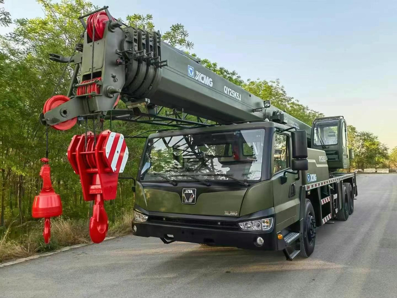 XCMG QY25K5-1 25 ton truck crane - Autogrúa: foto 1 XCMG QY25K5-1 25 ton truck crane - Autogrúa: foto 1