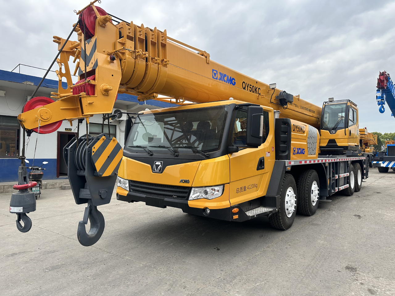 XCMG qy50kc xct55 qy55kc 50ton 55 ton 70 ton 85 ton 90 ton 100 ton 110 ton 130 ton truck crane - Autogrúa: foto 1 XCMG qy50kc xct55 qy55kc 50ton 55 ton 70 ton 85 ton 90 ton 100 ton 110 ton 130 ton truck crane - Autogrúa: foto 1