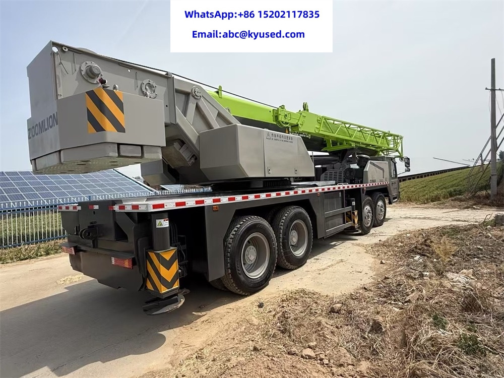 ZOOMLION ZTC700V QY70V 50Ton 70ton truck crane - Autogrúa: foto 3 ZOOMLION ZTC700V QY70V 50Ton 70ton truck crane - Autogrúa: foto 3