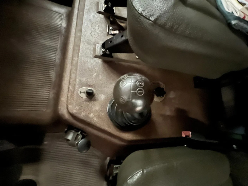 Mercedes-Benz 1017 A/4X4 - Camión caja cerrada: foto 2 Mercedes-Benz 1017 A/4X4 - Camión caja cerrada: foto 2