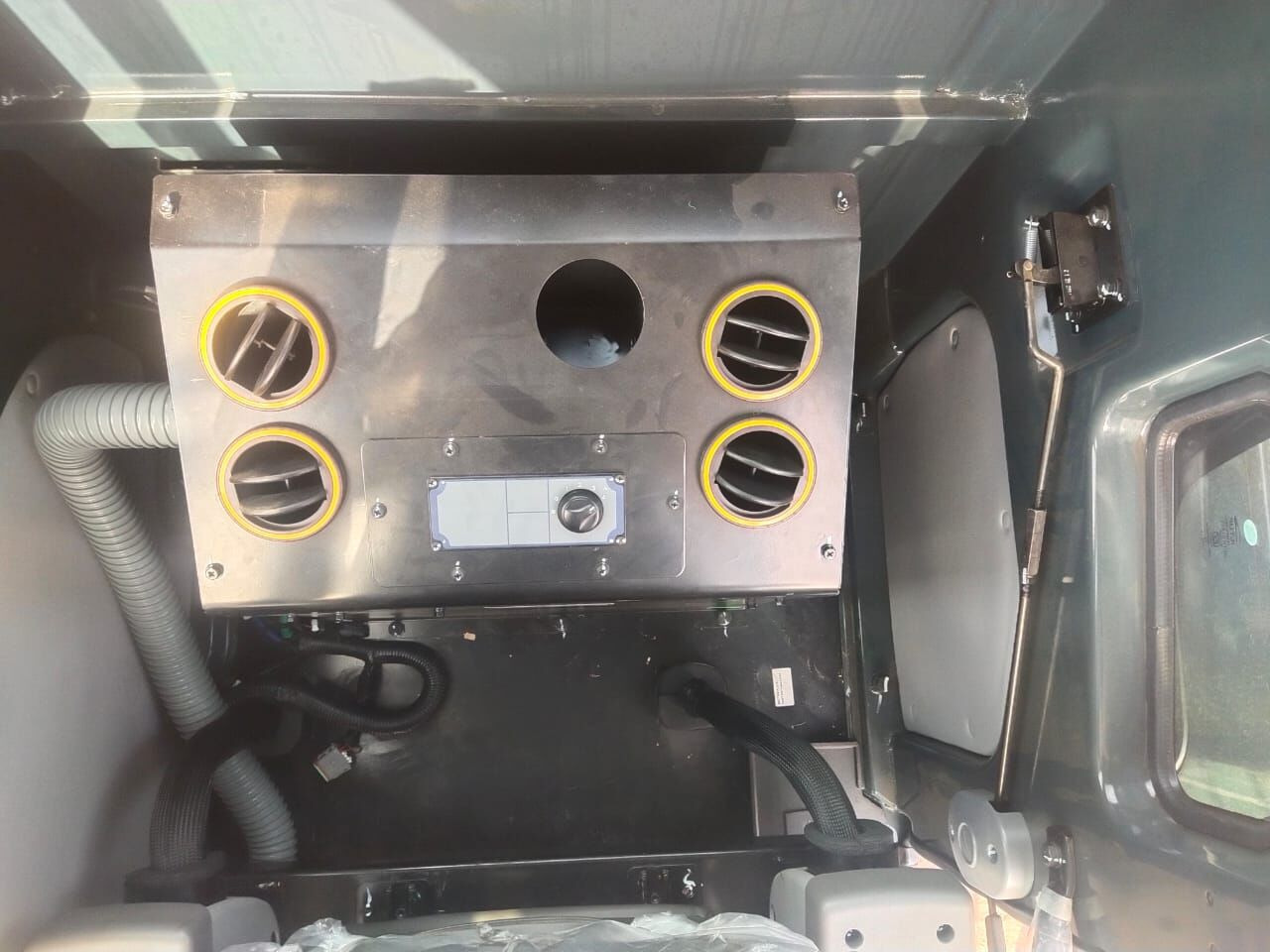 New Hyundai R210 tracked excavator - Excavadora de cadenas: foto 3 New Hyundai R210 tracked excavator - Excavadora de cadenas: foto 3