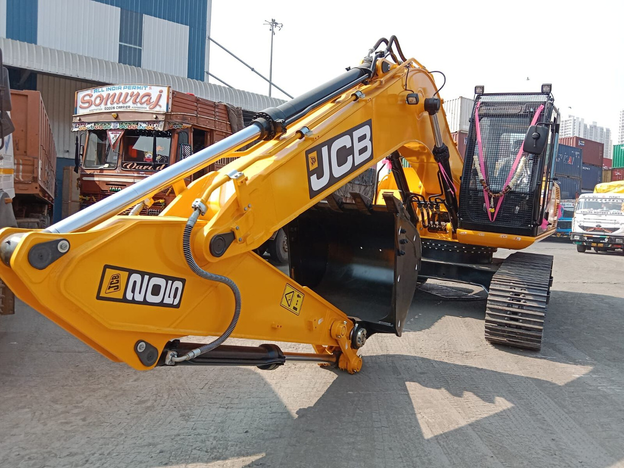 New JCB JS 200 tracked excavator - Excavadora de cadenas: foto 1 New JCB JS 200 tracked excavator - Excavadora de cadenas: foto 1