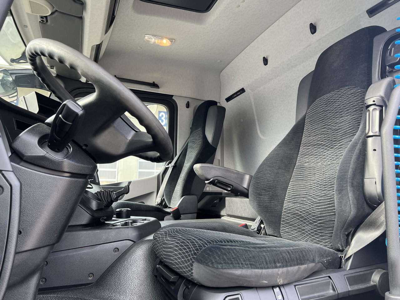 Camión chasis MERCEDES-BENZ Antos 25 40 | Standheizung | Klima | Liftachse: foto 11 Camión chasis MERCEDES-BENZ Antos 25 40 | Standheizung | Klima | Liftachse: foto 11