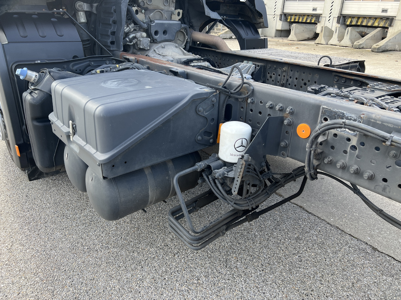 Camión chasis MERCEDES-BENZ Antos 25 40 | Standheizung | Klima | Liftachse: foto 31 Camión chasis MERCEDES-BENZ Antos 25 40 | Standheizung | Klima | Liftachse: foto 31