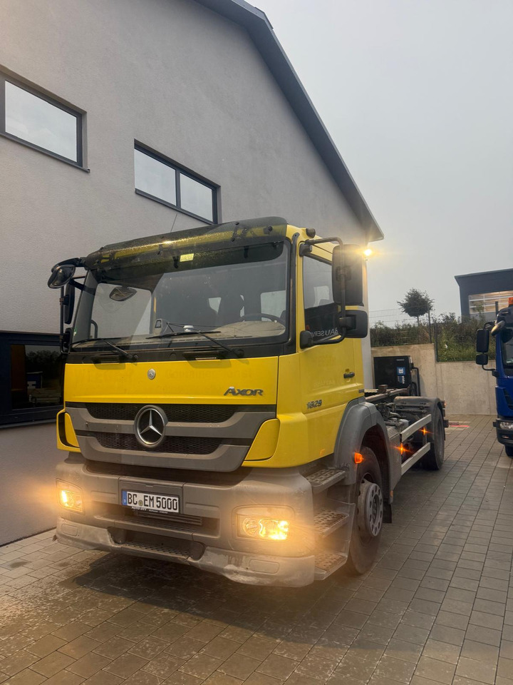 MERCEDES-BENZ AXOR 1829/ 18t Abroller TÜV/SP Neu - Camión multibasculante: foto 1 MERCEDES-BENZ AXOR 1829/ 18t Abroller TÜV/SP Neu - Camión multibasculante: foto 1
