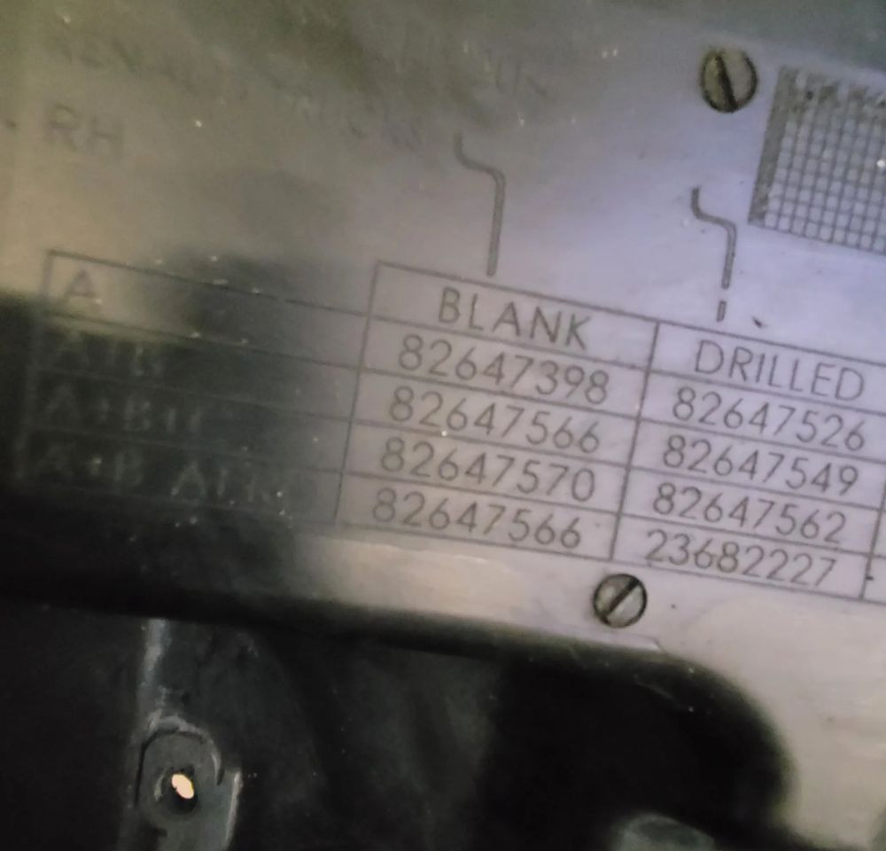 BŁOTNIK PRAWE RENAULT RANGE T GAMA OM 82647398 CHWALIM116 - Guardabarros para Camión: foto 3 BŁOTNIK PRAWE RENAULT RANGE T GAMA OM 82647398 CHWALIM116 - Guardabarros para Camión: foto 3