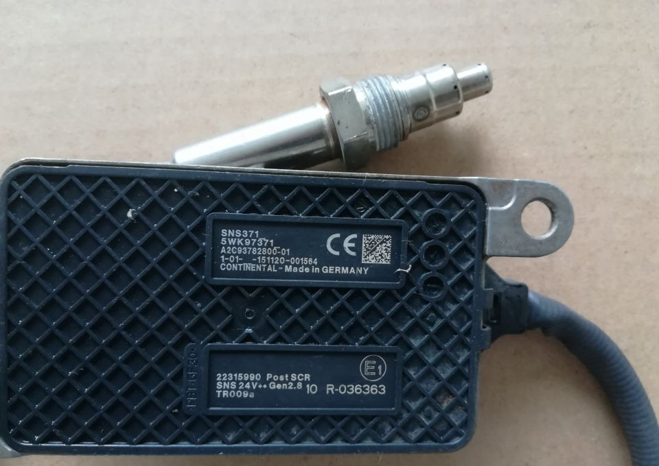 CZUJNIK NOX VOLVO 22315990 - Sensor para Camión: foto 1 CZUJNIK NOX VOLVO 22315990 - Sensor para Camión: foto 1