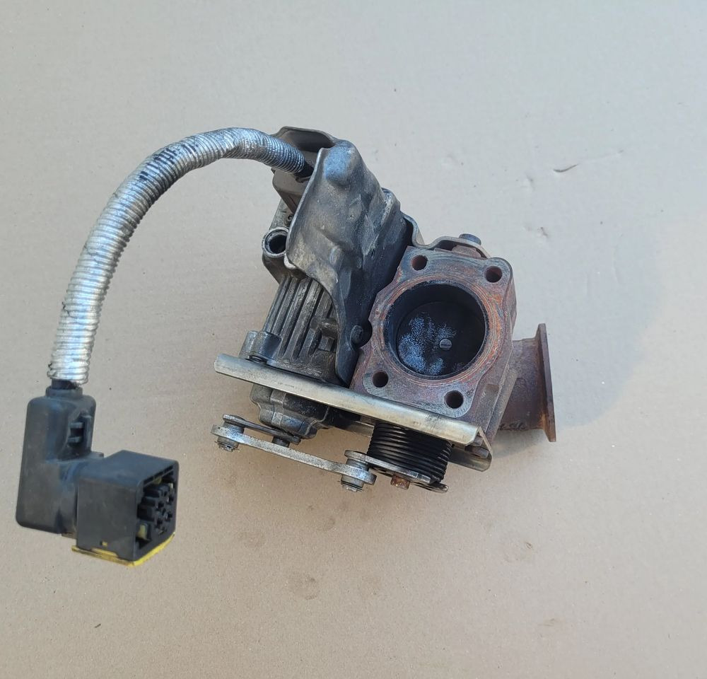 EGR DAF XF 106 OM 2128861 - Enfriador EGR para Camión: foto 2 EGR DAF XF 106 OM 2128861 - Enfriador EGR para Camión: foto 2