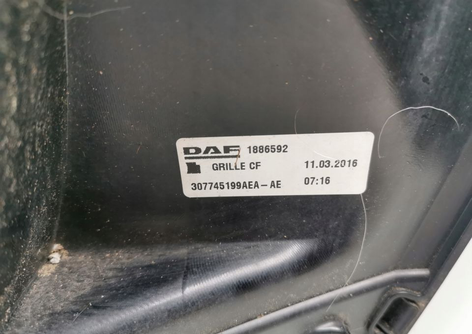 GRILL ATRAPA DAF CF EURO6 1886592 ORYGINAŁ - Parrilla para Camión: foto 4 GRILL ATRAPA DAF CF EURO6 1886592 ORYGINAŁ - Parrilla para Camión: foto 4