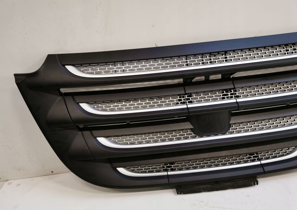 GRILL ATRAPA DAF XF 106 lift ORYGINAŁ 2048272 - Parrilla para Camión: foto 2 GRILL ATRAPA DAF XF 106 lift ORYGINAŁ 2048272 - Parrilla para Camión: foto 2