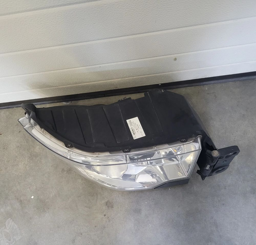 LAMPA LEWA RANGE T RENAULT LED OM 7482251329 - Luz/ Iluminación para Camión: foto 2 LAMPA LEWA RANGE T RENAULT LED OM 7482251329 - Luz/ Iluminación para Camión: foto 2