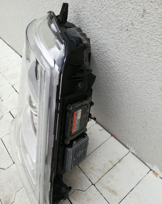 LAMPA XENON VOLVO FH4 FH 4 FM RH SKRETNY ORYGINAŁ - Faro delantero para Camión: foto 2 LAMPA XENON VOLVO FH4 FH 4 FM RH SKRETNY ORYGINAŁ - Faro delantero para Camión: foto 2