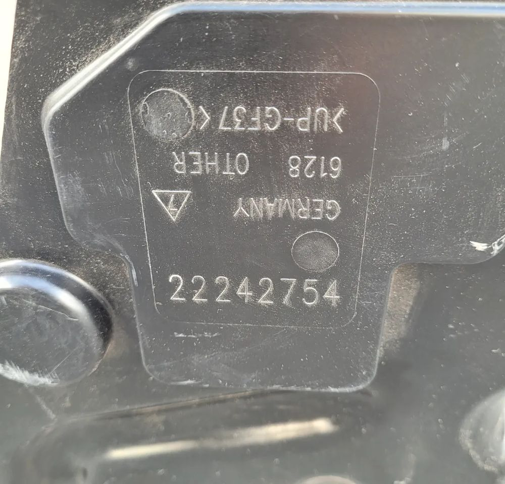 MISKA OLEJOWA RENAULT RANGE T 22242776 - Cárter de aceite para Camión: foto 5 MISKA OLEJOWA RENAULT RANGE T 22242776 - Cárter de aceite para Camión: foto 5