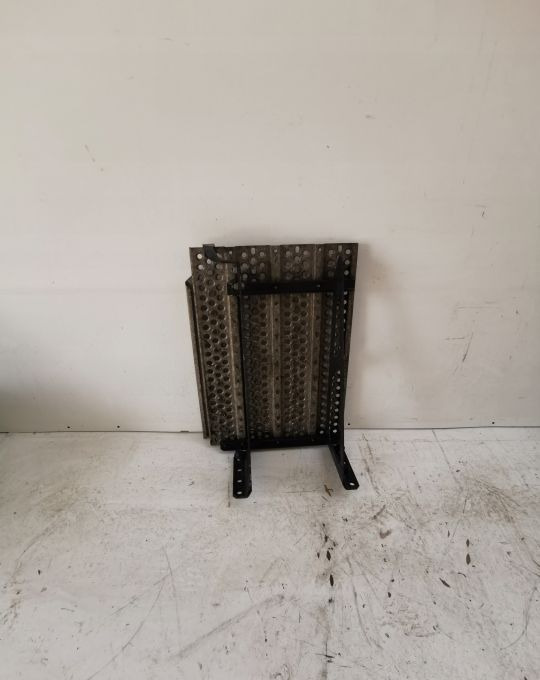 PODEST MERCEDES ACTROS MP4 - Peldaño para Camión: foto 2 PODEST MERCEDES ACTROS MP4 - Peldaño para Camión: foto 2