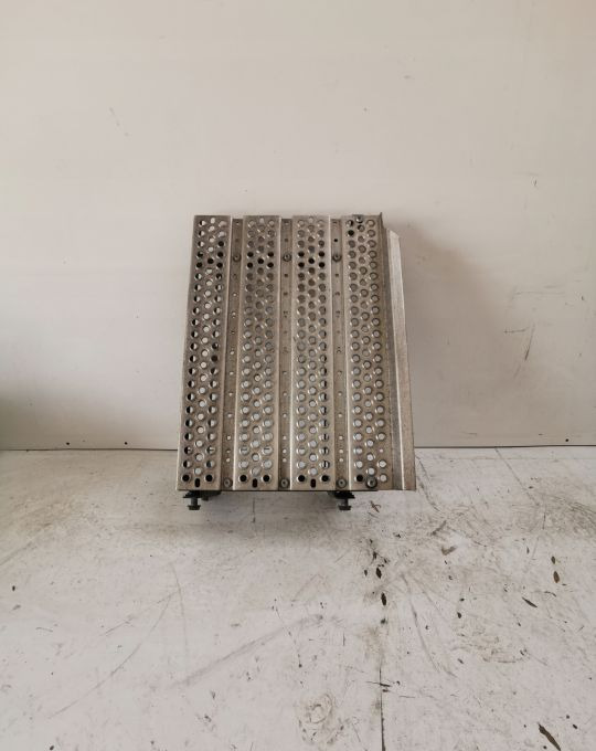 PODEST MERCEDES ACTROS MP4 - Peldaño para Camión: foto 1 PODEST MERCEDES ACTROS MP4 - Peldaño para Camión: foto 1